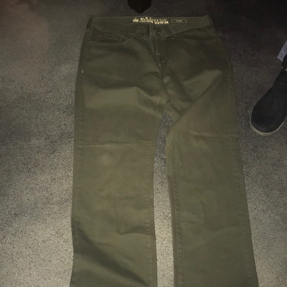Men’s old navy cargo pants size 33x32 slim fit